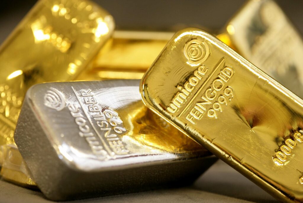 stuart-yeomans-gold-silver-1024x687.jpg